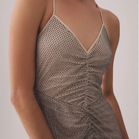 V-Neck Diamond-Mesh Sheath Gown size Medium - Picture 5 of 6